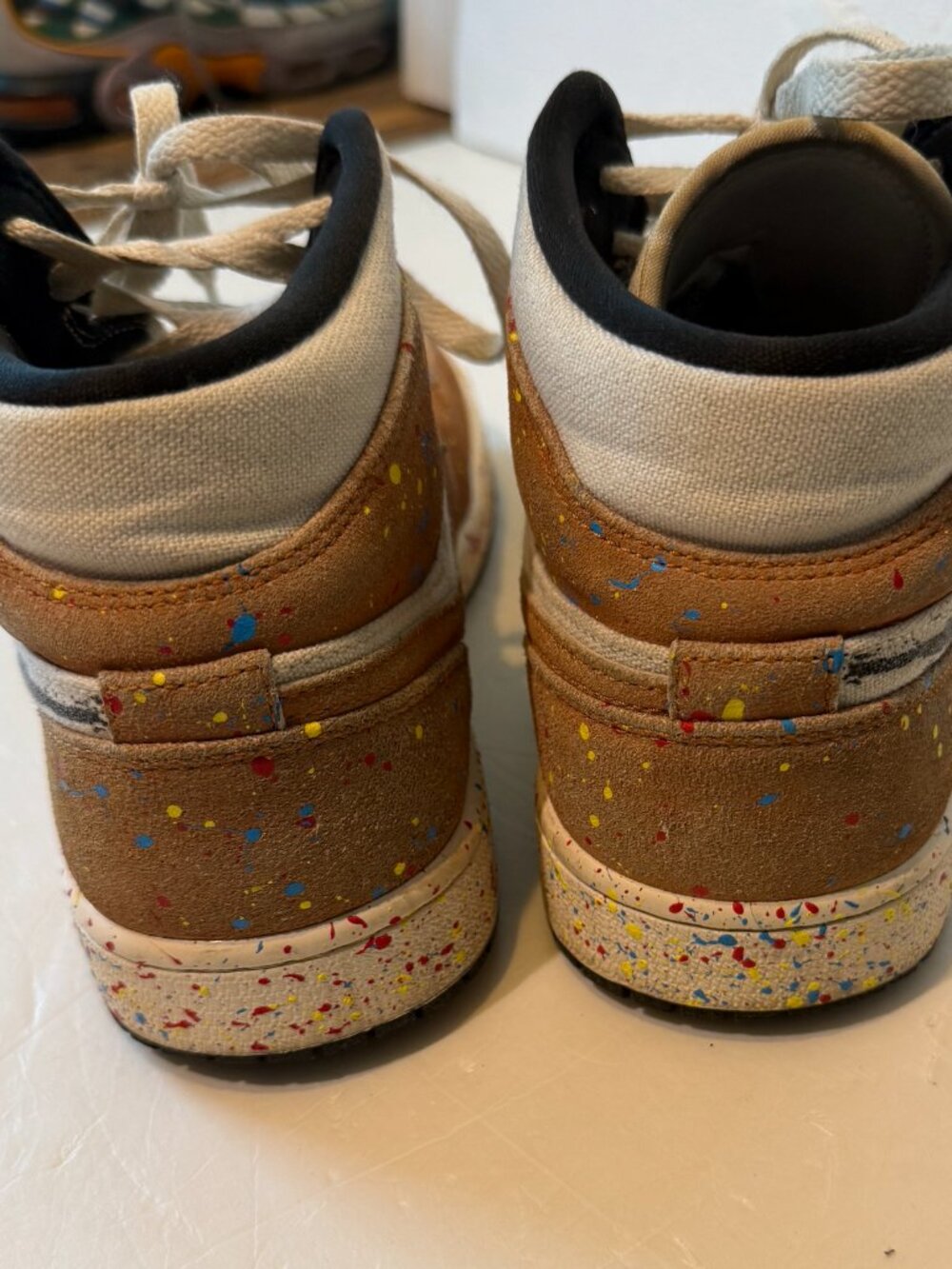 Nike Air Jordan 1 SE Mid Brushstroke Paint Splatter DA8005-100 Men Size 8.5 RARE - Picture 3 of 11